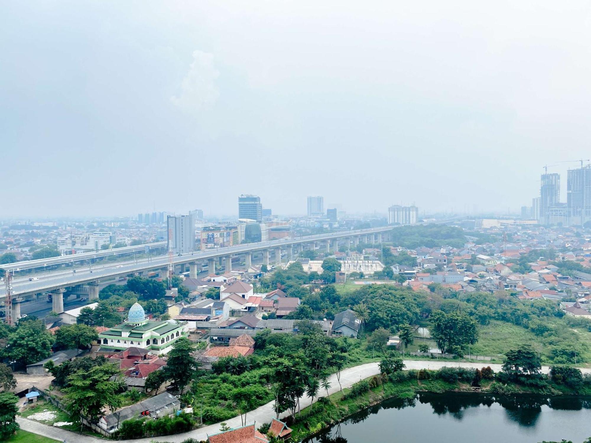 Minimalist Grand Kamala Lagoon By Travelio Apartemen